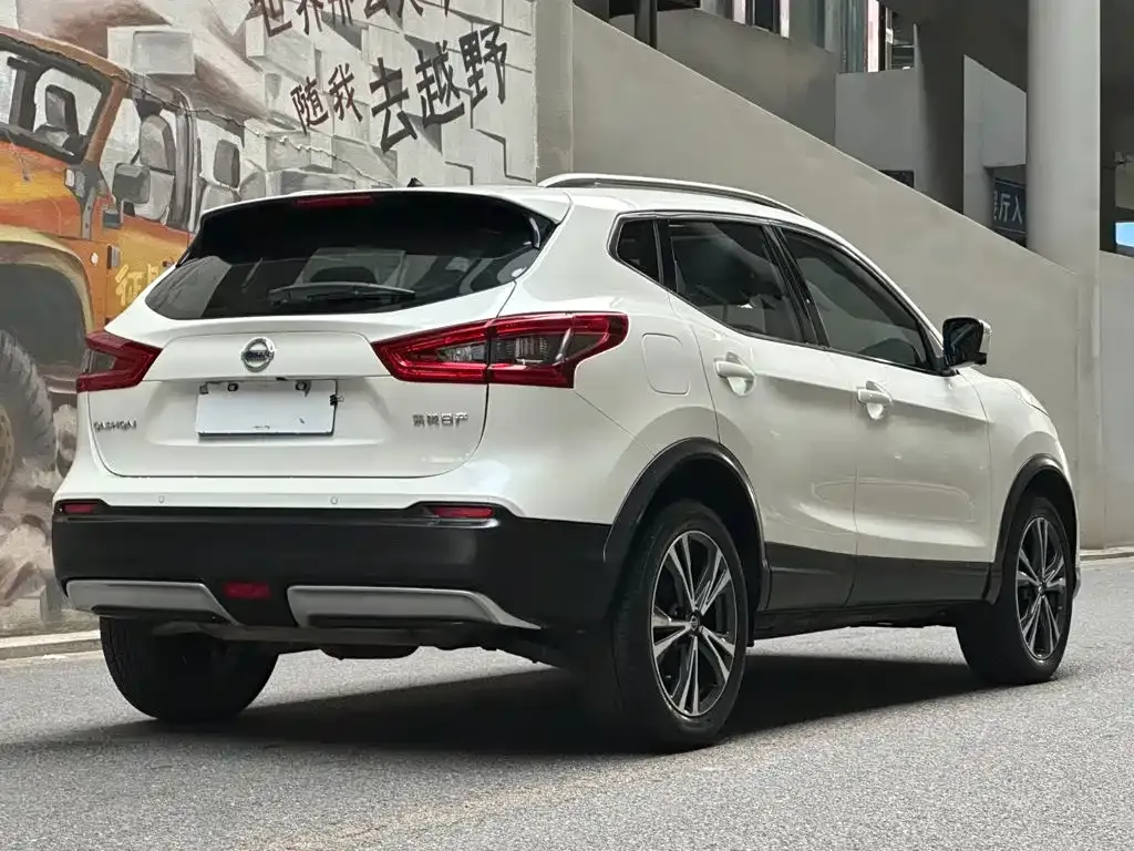 Nissan Qashqai — фото 7