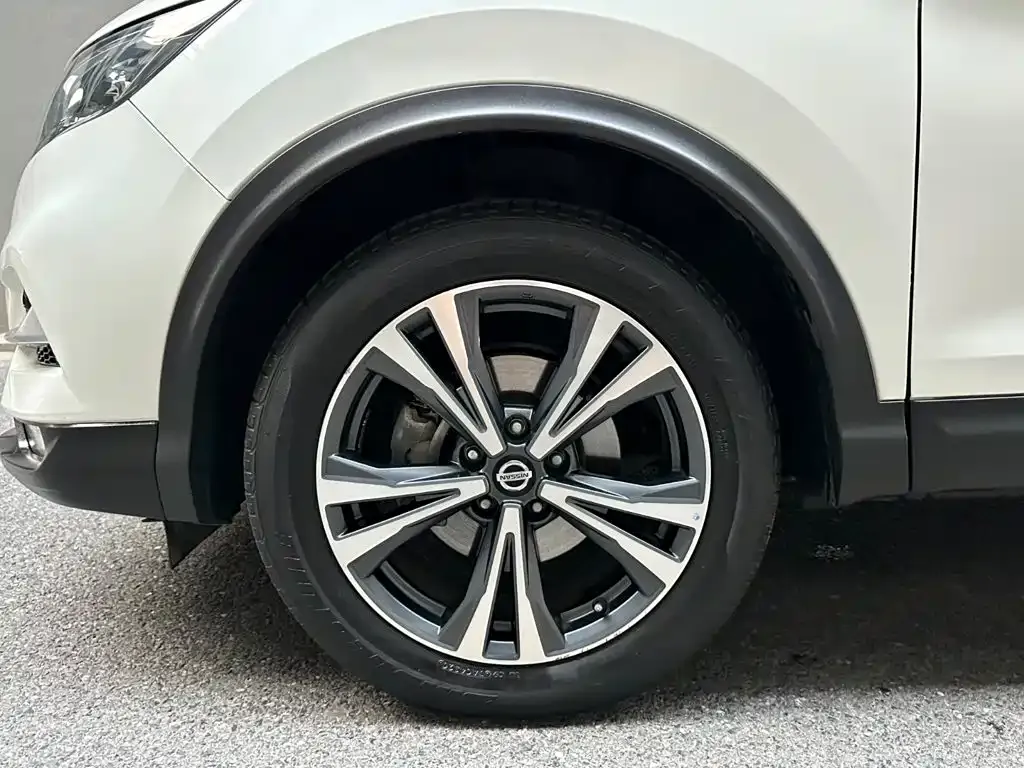 Nissan Qashqai — фото 9