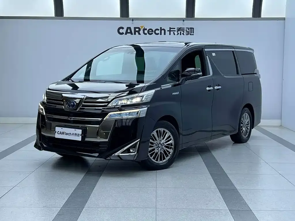 Toyota Vellfire — фото 1