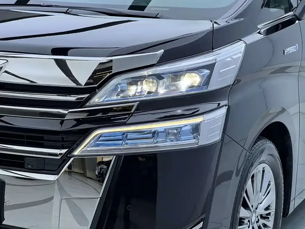 Toyota Vellfire — фото 9
