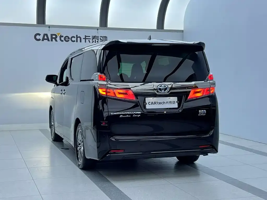 Toyota Vellfire — фото 8
