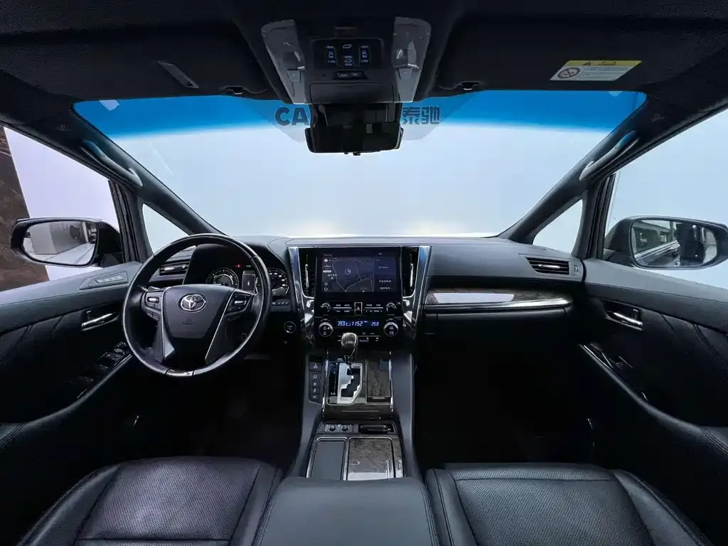 Toyota Vellfire — фото 4