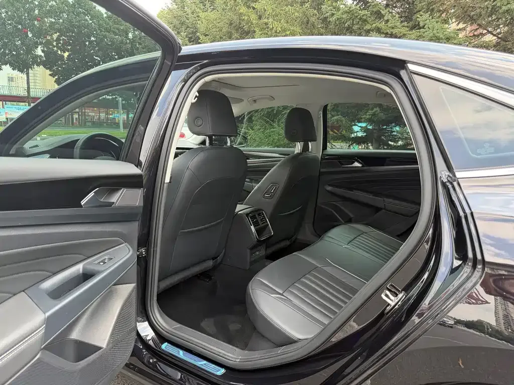 Volkswagen Passat — фото 8