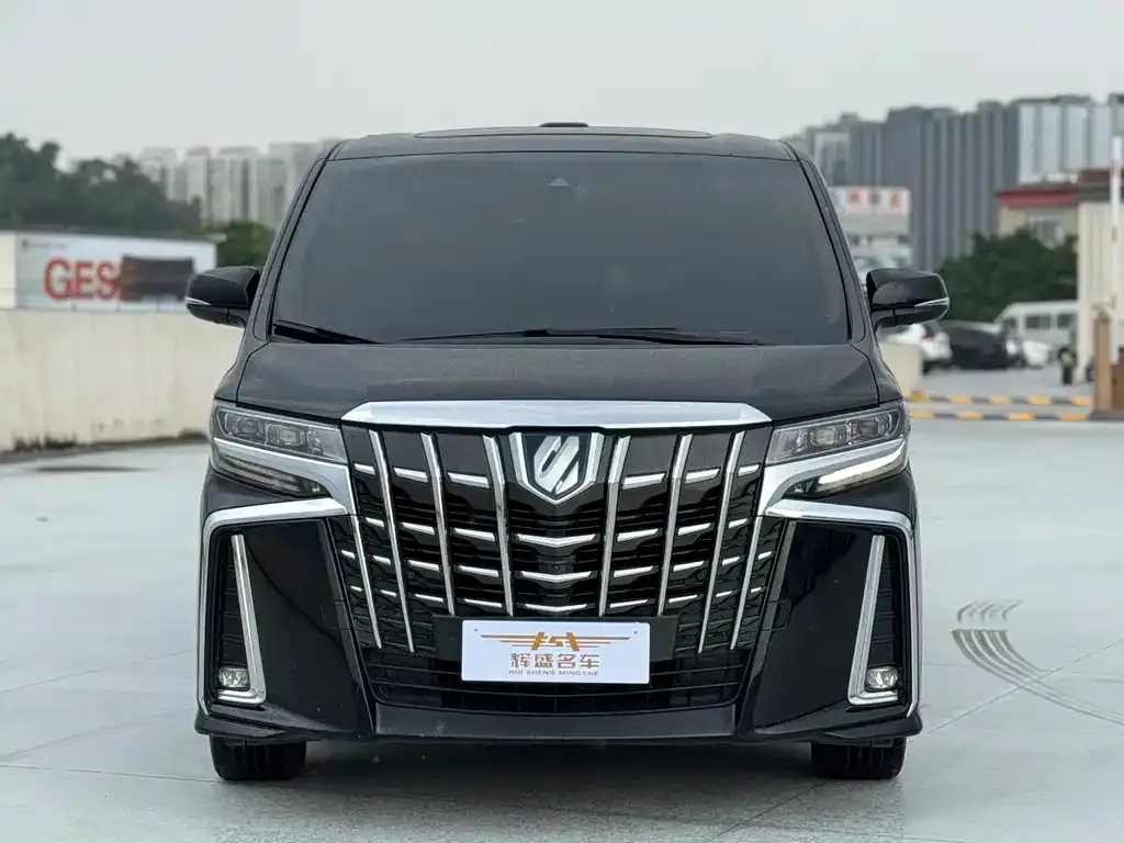 Toyota Alphard — фото 3