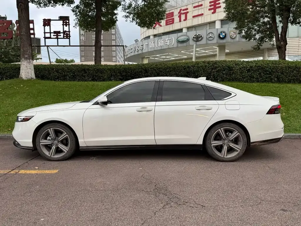 Honda Accord — фото 9