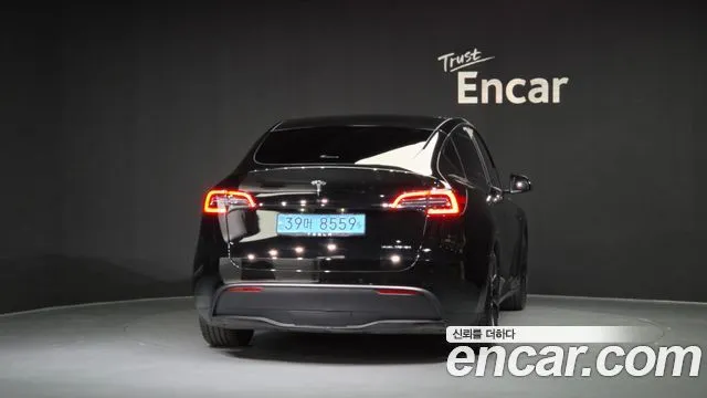 Tesla Model Y — фото 3