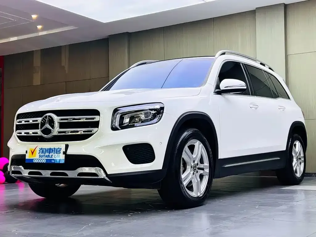 Mercedes-Benz GLB — фото 1