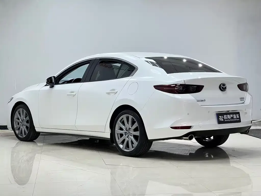 Mazda 3 Axela — фото 4