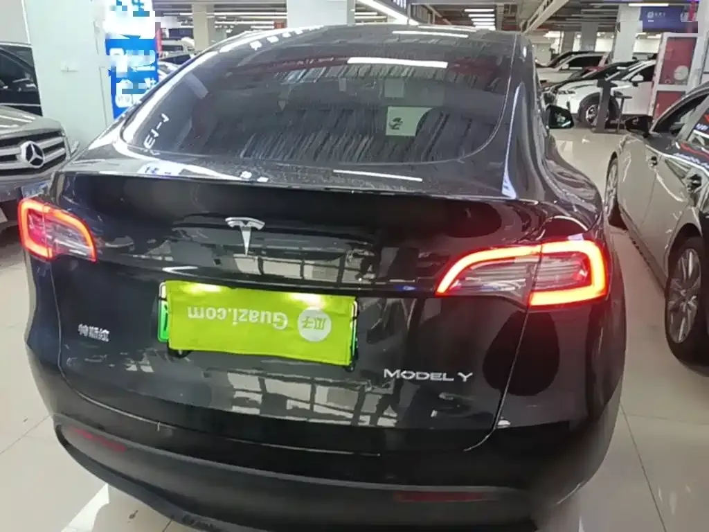 Tesla Model Y — фото 5