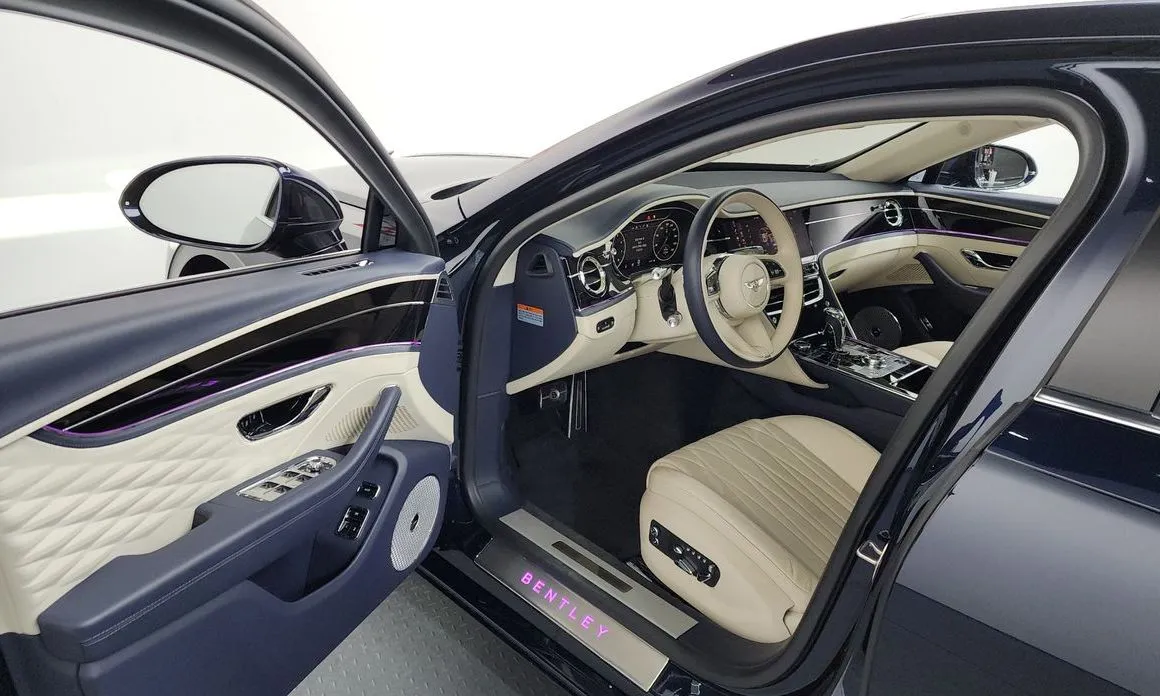 Bentley Flying Spur — фото 5