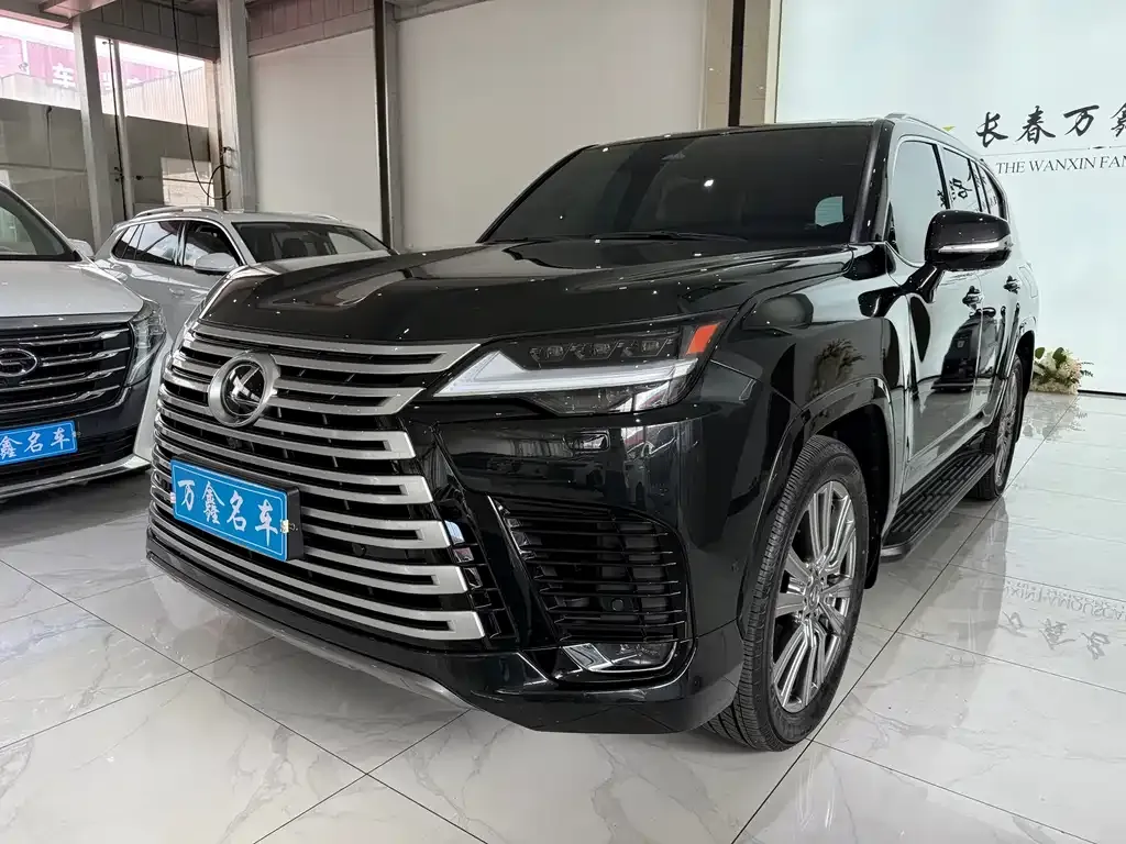 Lexus LX — фото 1