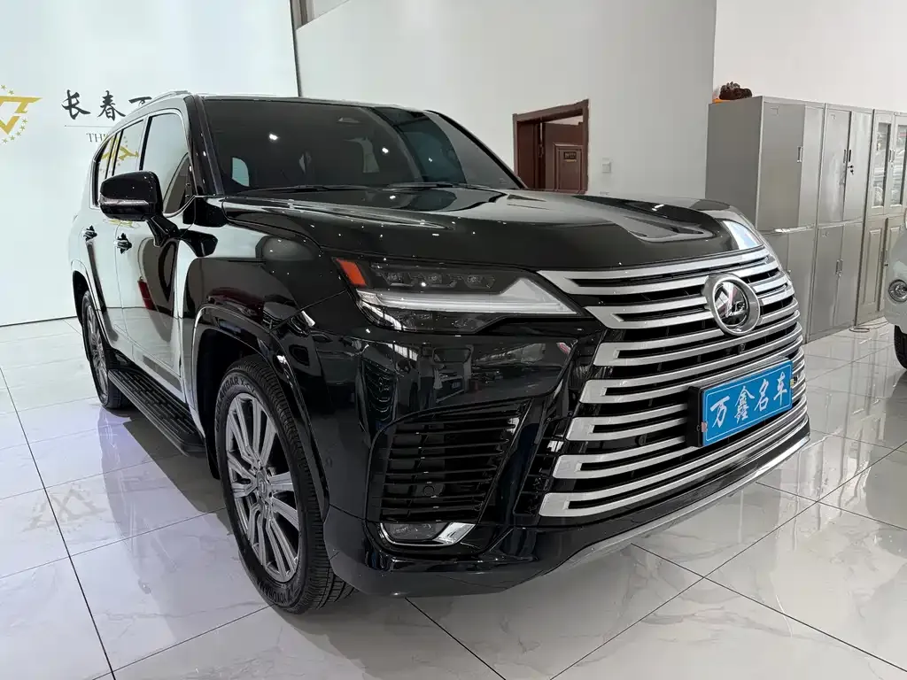 Lexus LX — фото 2