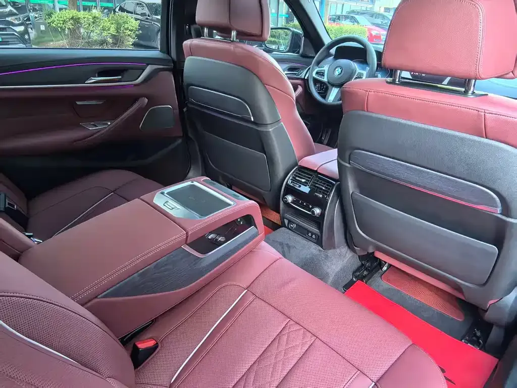 BMW 5 Series — фото 10