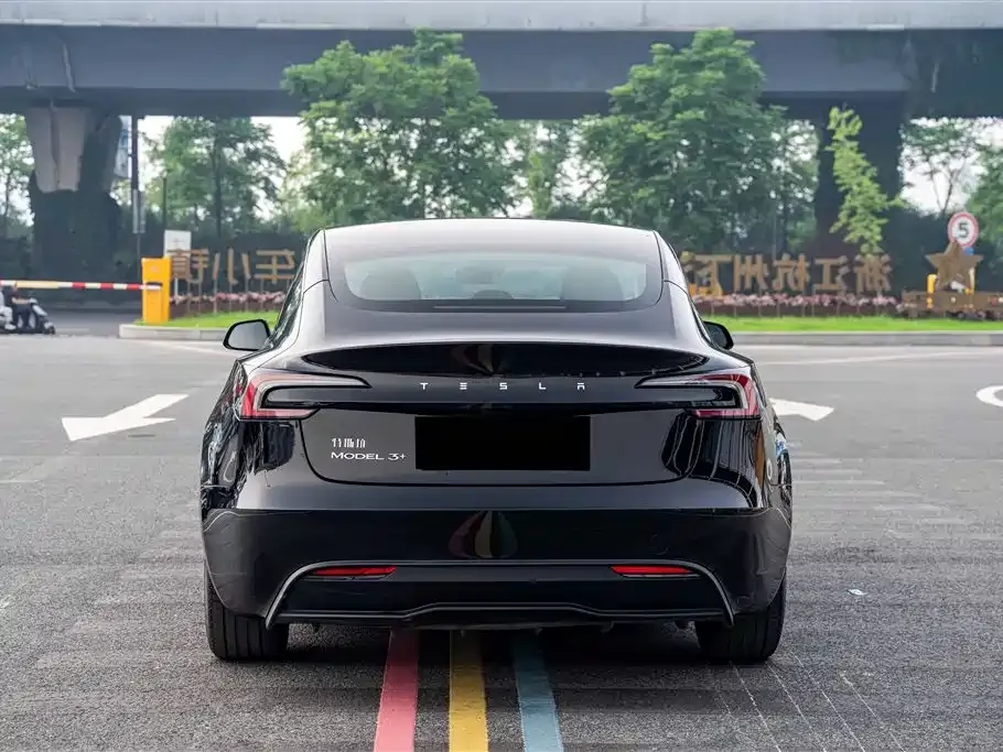 Tesla Model 3 — фото 5