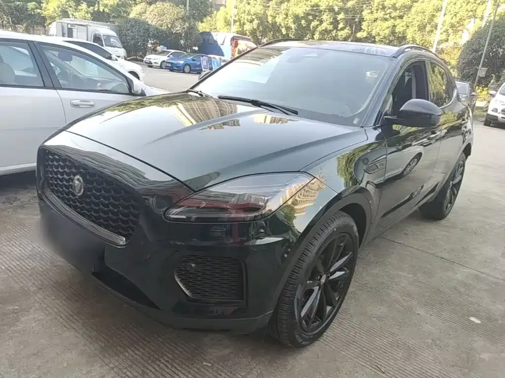 Jaguar E-PACE — фото 1