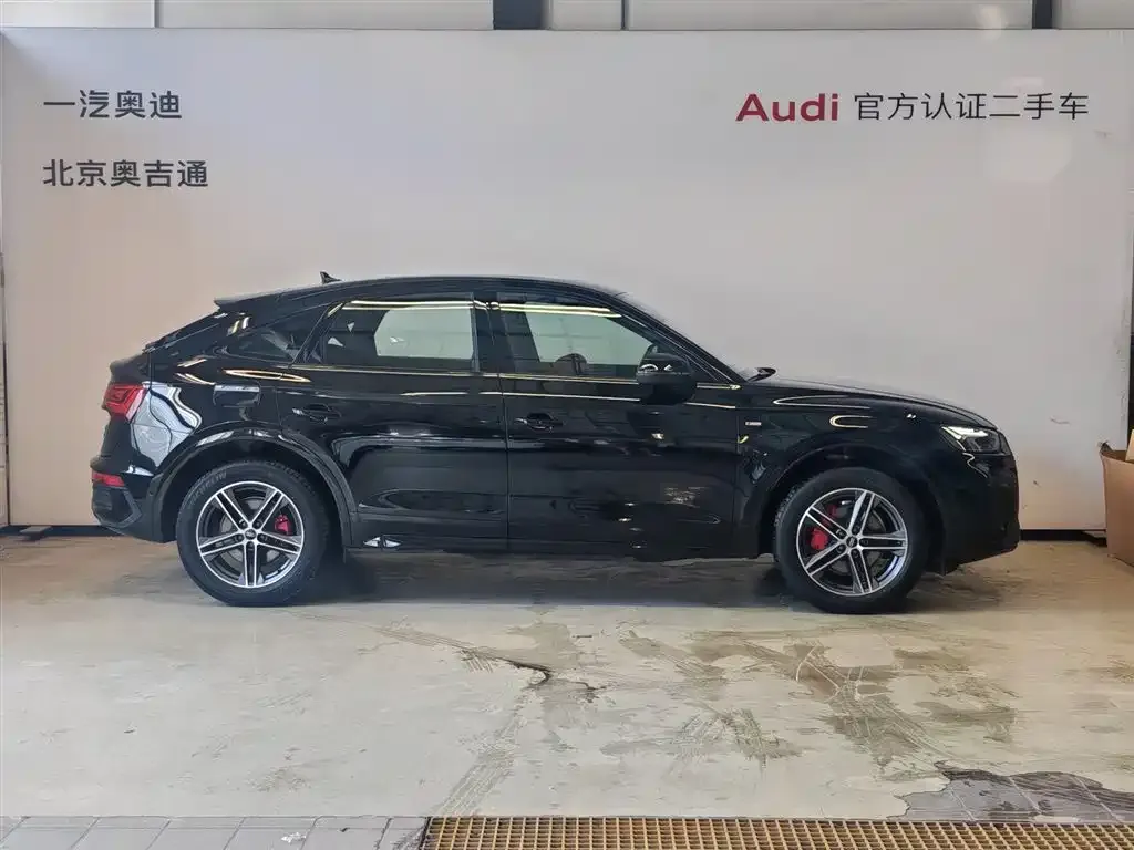 Audi Q5L Sportback — фото 9