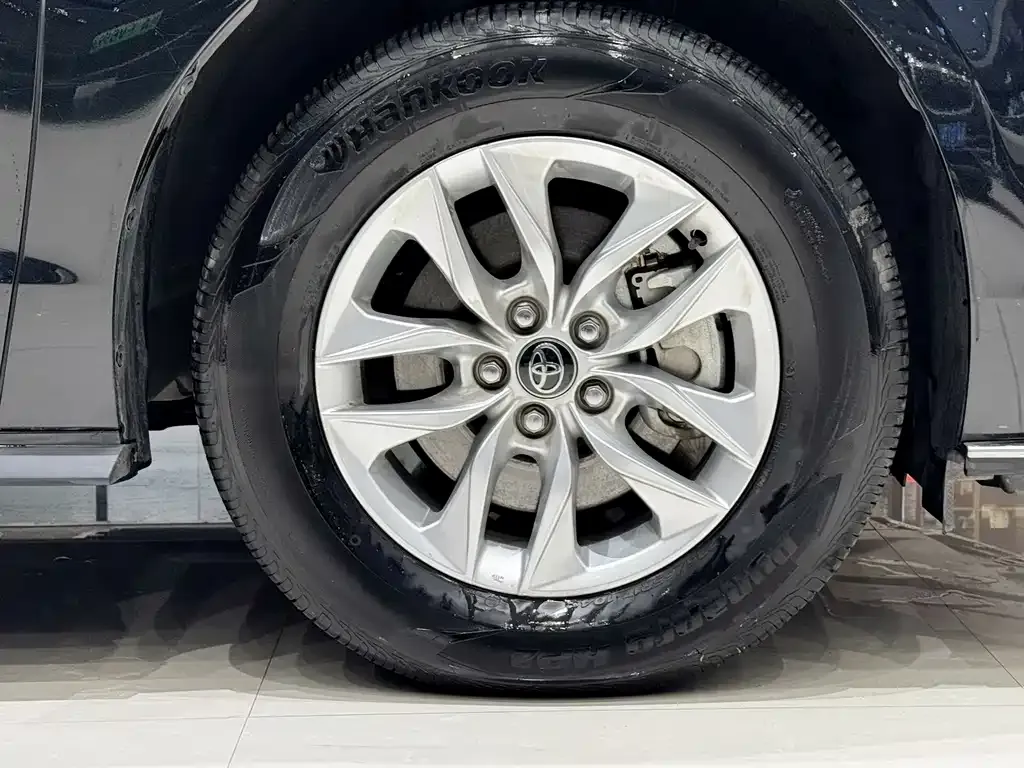 Toyota Granvia — фото 6
