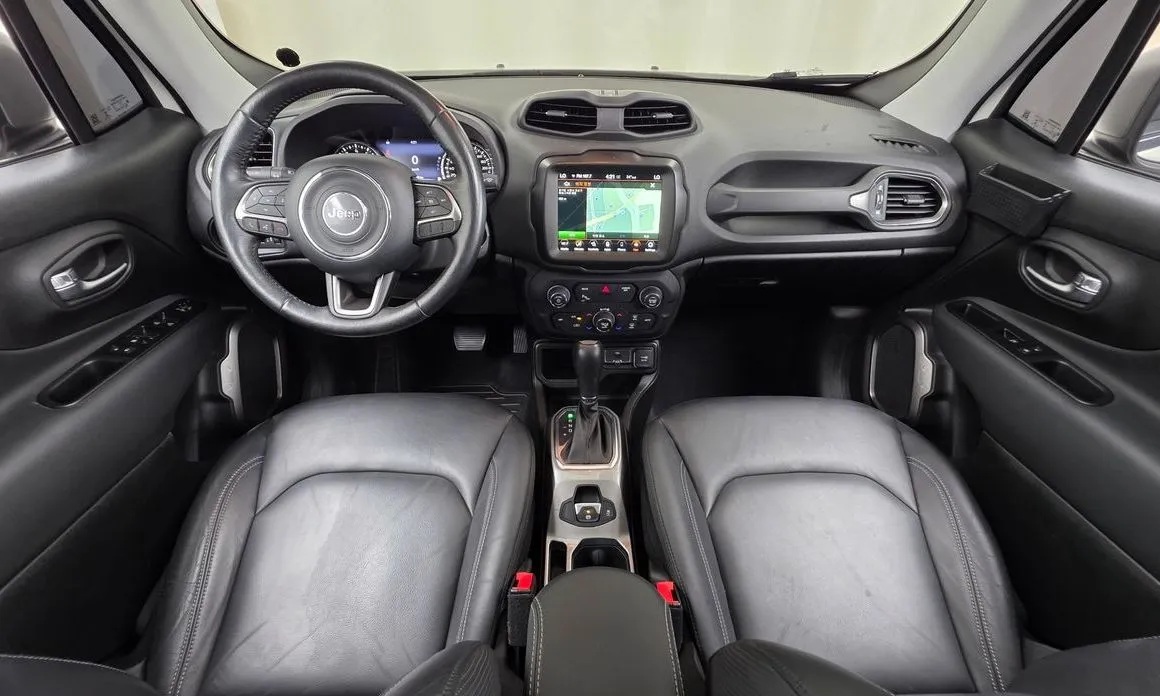 Jeep Renegade — фото 10
