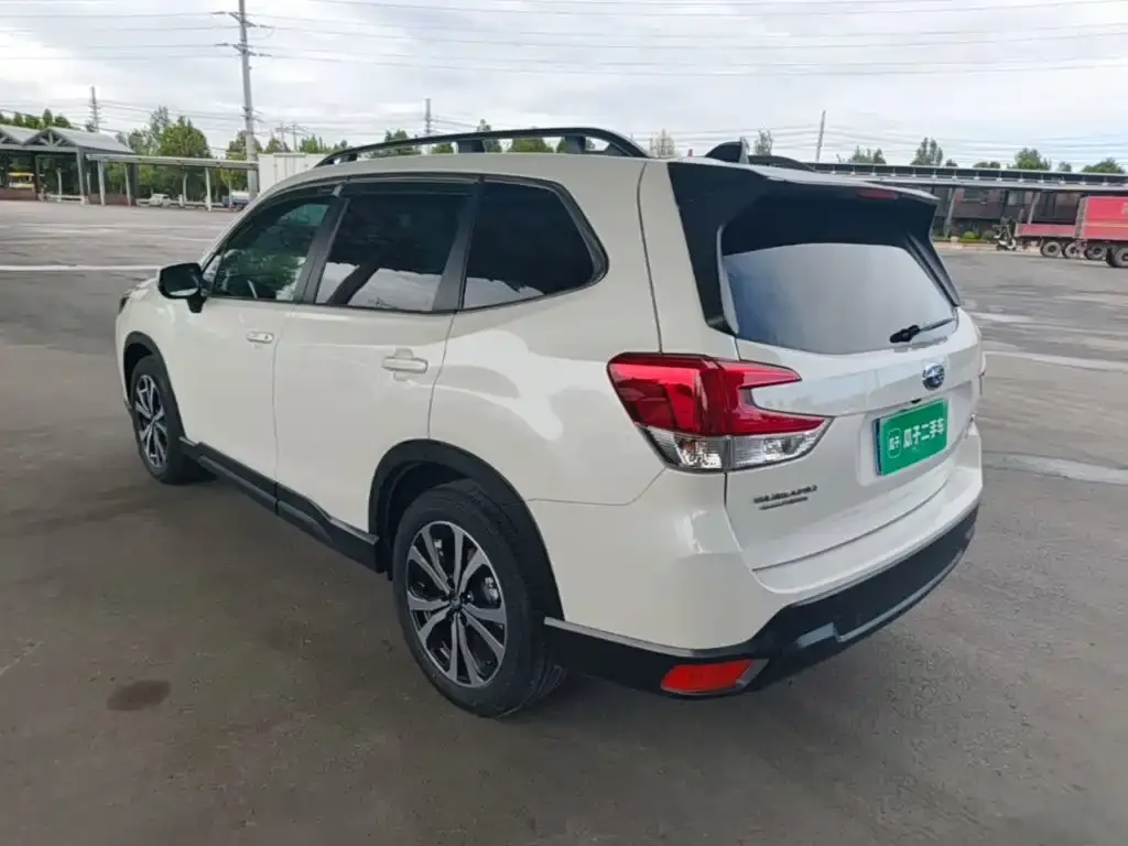 Subaru Forester — фото 2