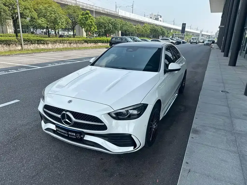 Mercedes-Benz C-Class — фото 1