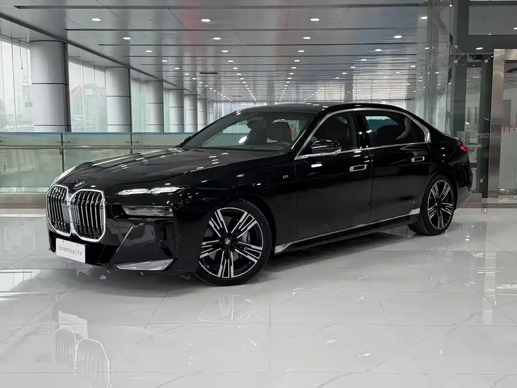 BMW 7 Series — фото 1