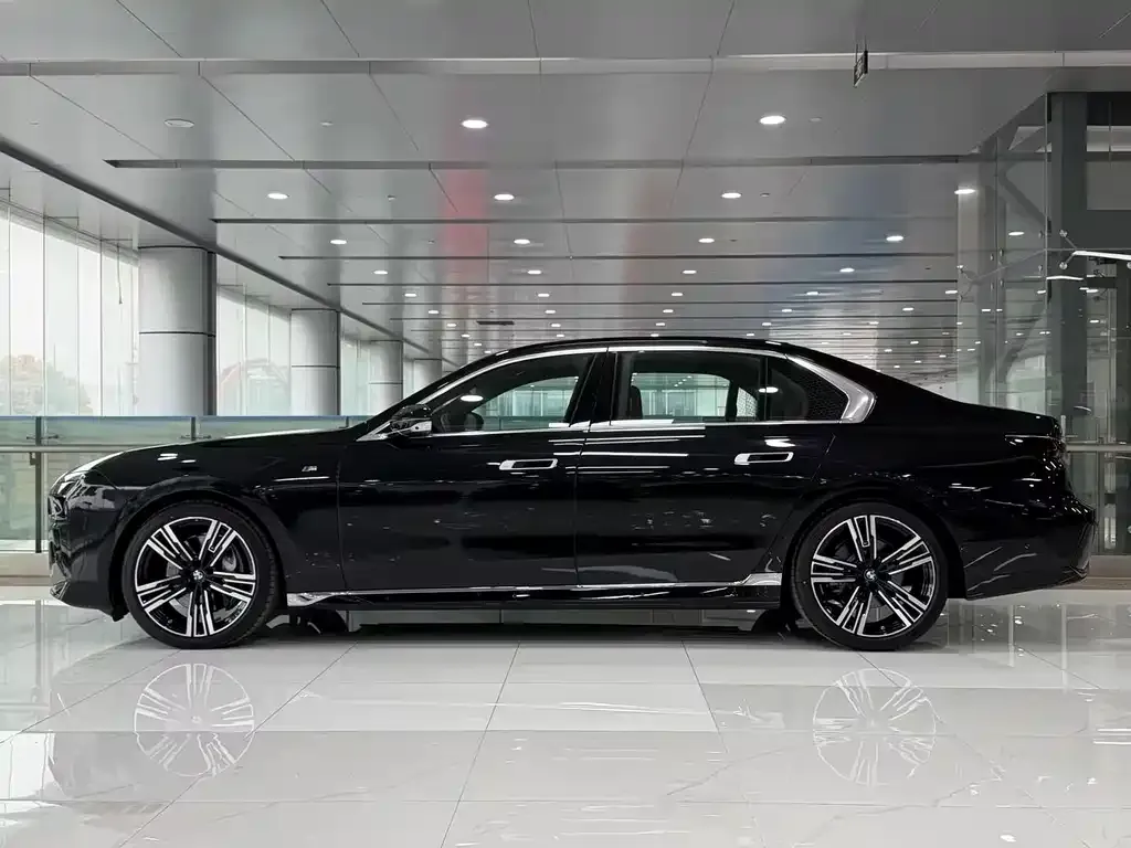 BMW 7 Series — фото 2
