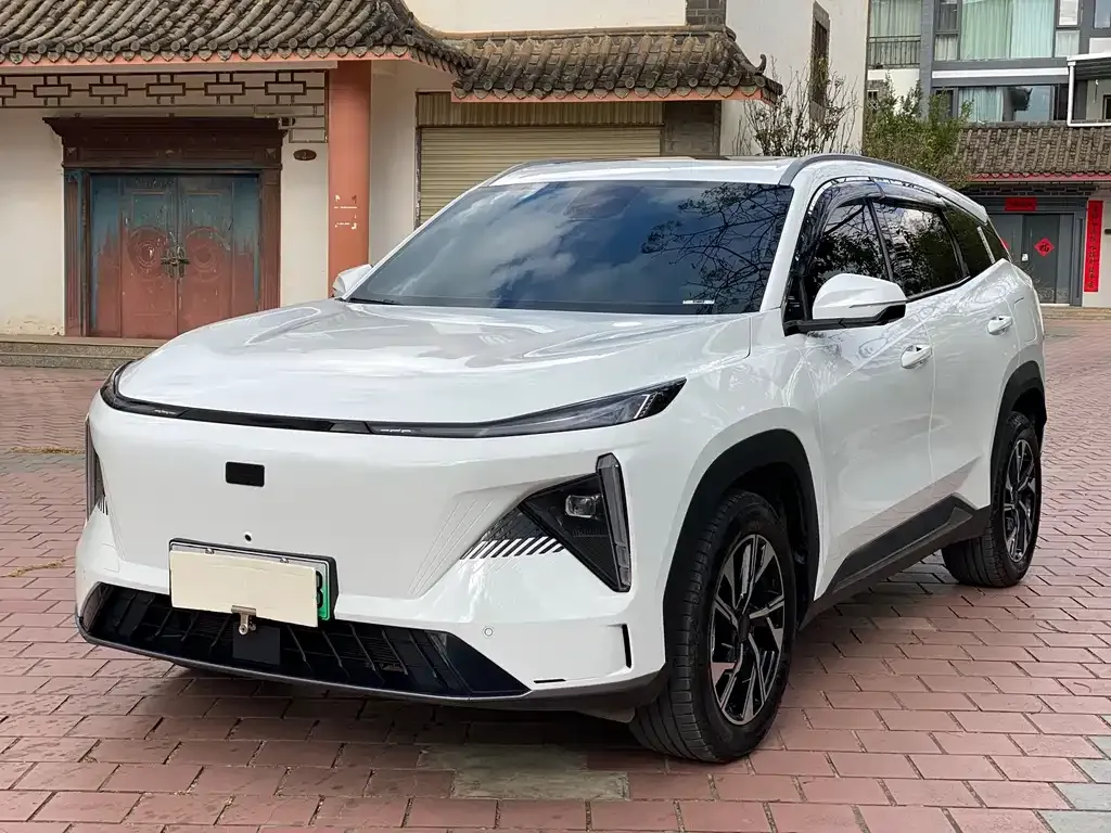 Geely Galaxy L7 — фото 1