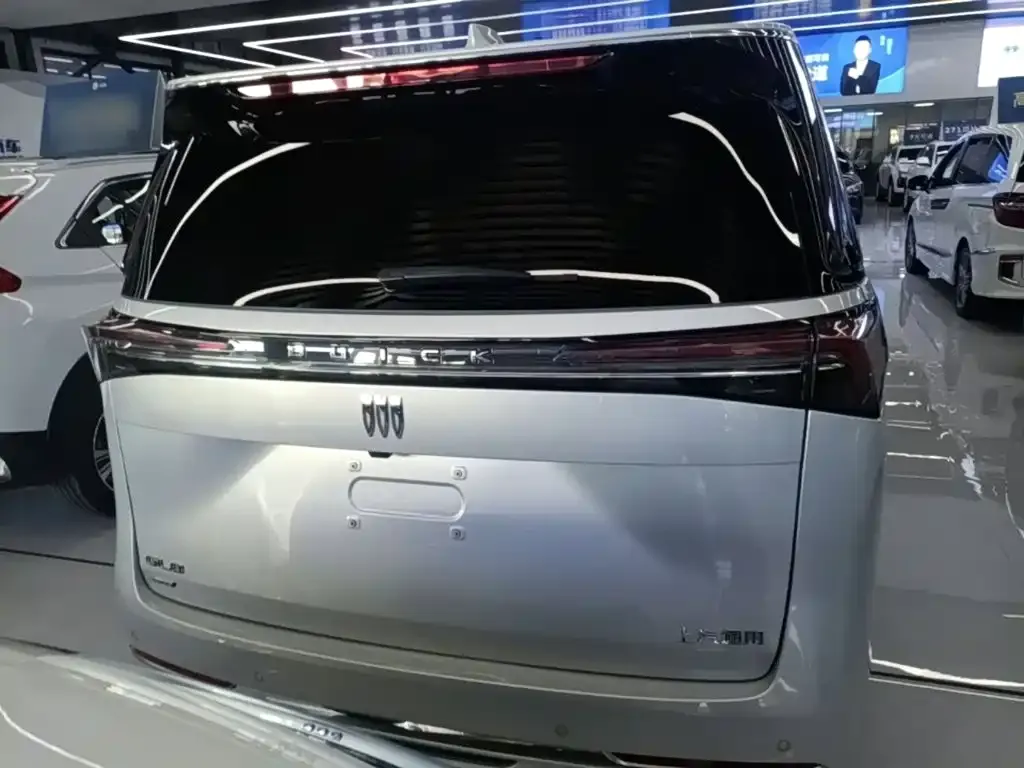 Buick GL8 Hybrid — фото 7