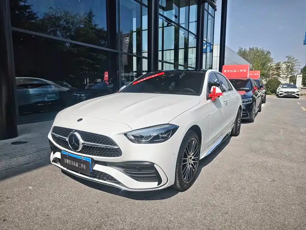 Mercedes-Benz C-Class — фото 1