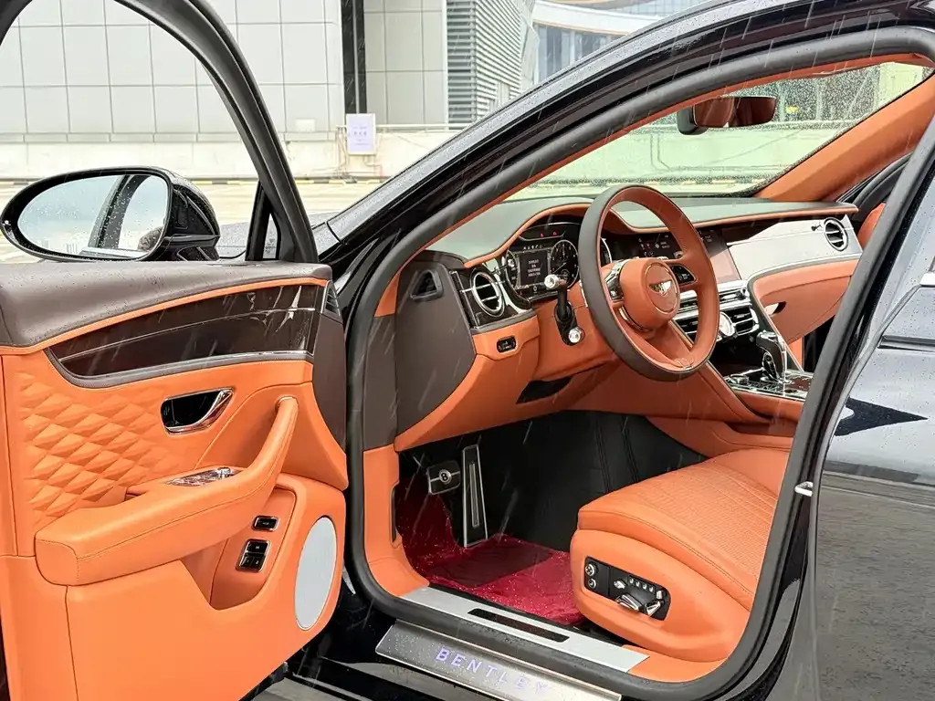 Bentley Flying Spur — фото 5