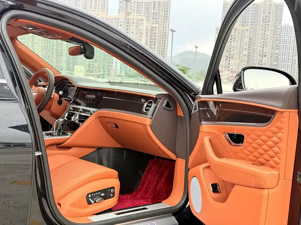 Bentley Flying Spur — фото 8