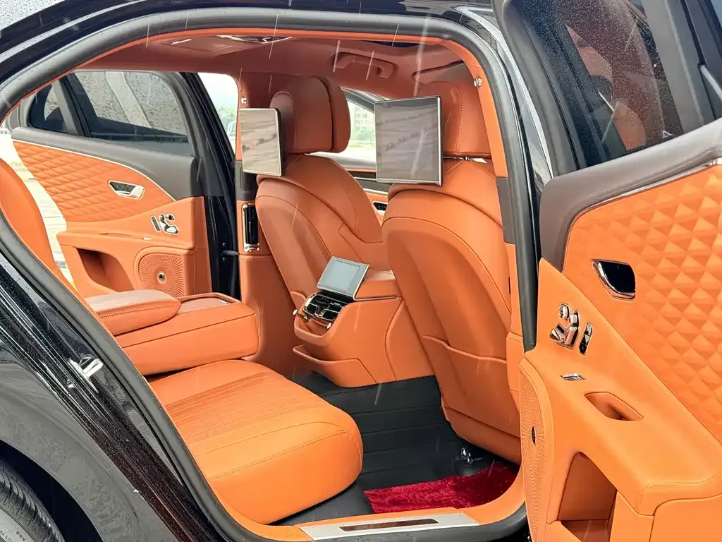 Bentley Flying Spur — фото 3