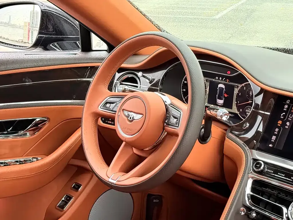 Bentley Flying Spur — фото 6