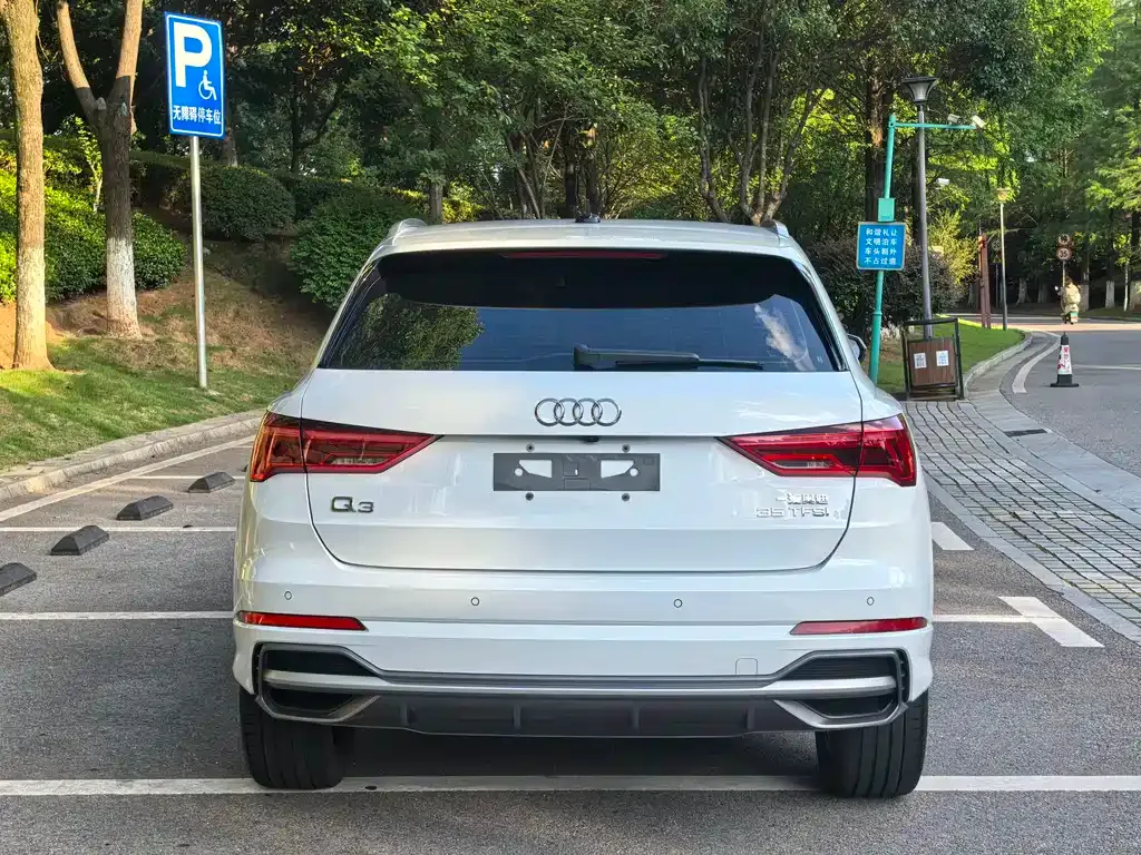 Audi Q3 — фото 9