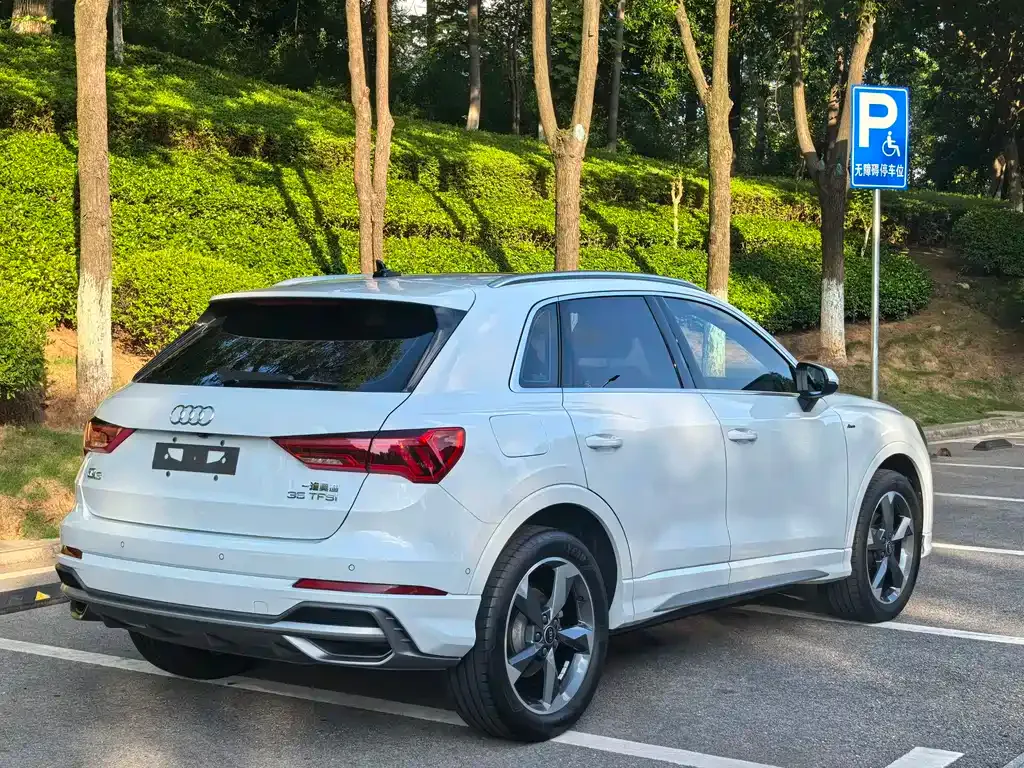 Audi Q3 — фото 8