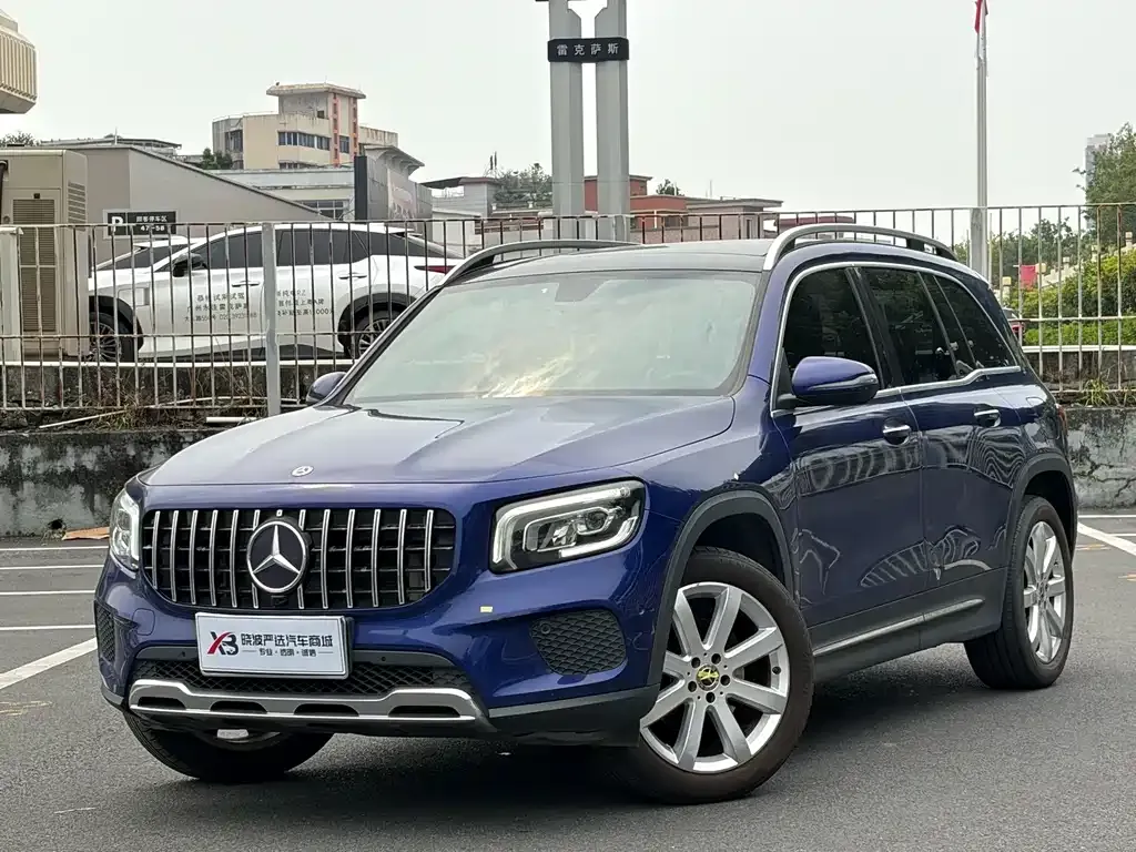 Mercedes-Benz GLB — фото 1