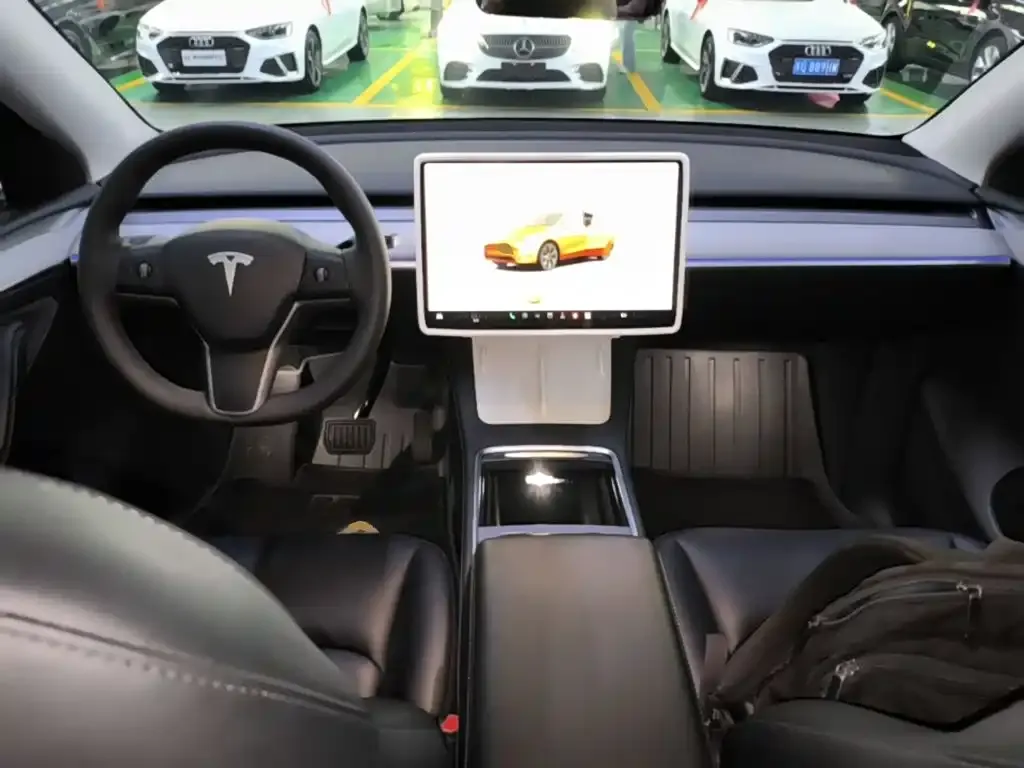 Tesla Model Y — фото 2