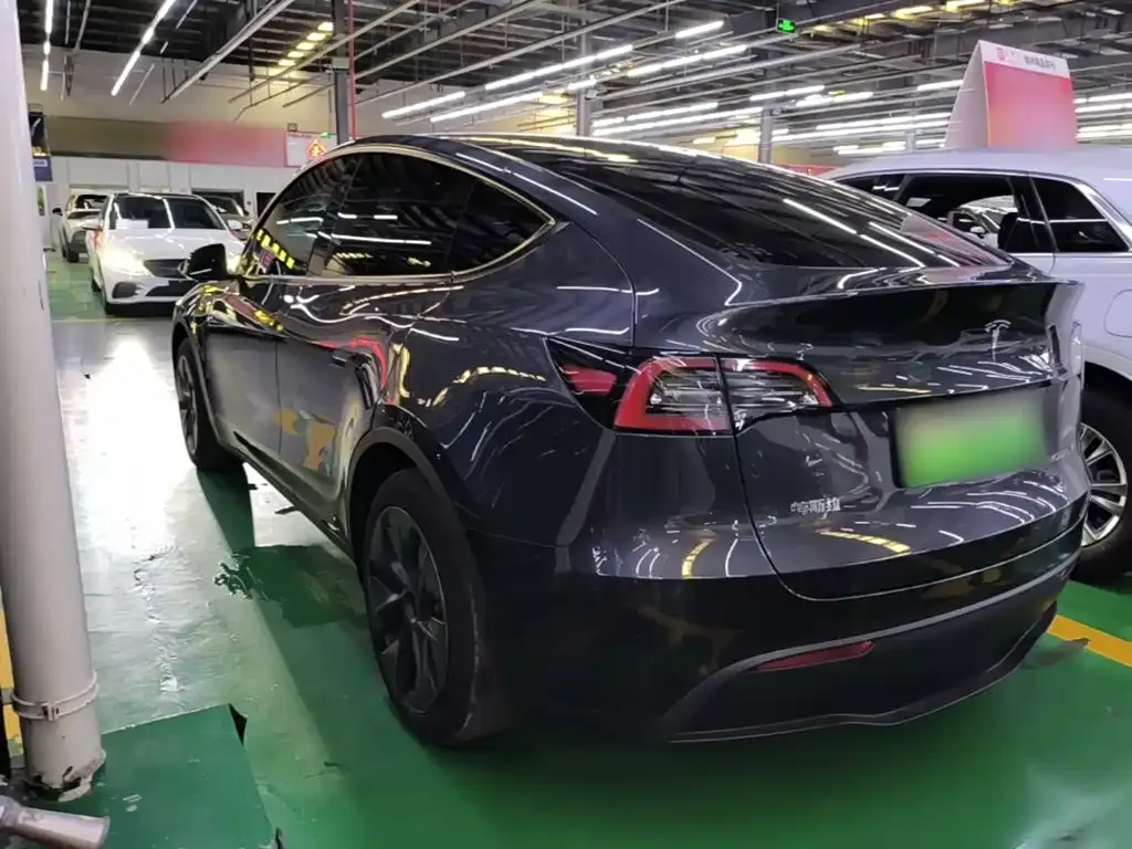 Tesla Model Y — фото 7
