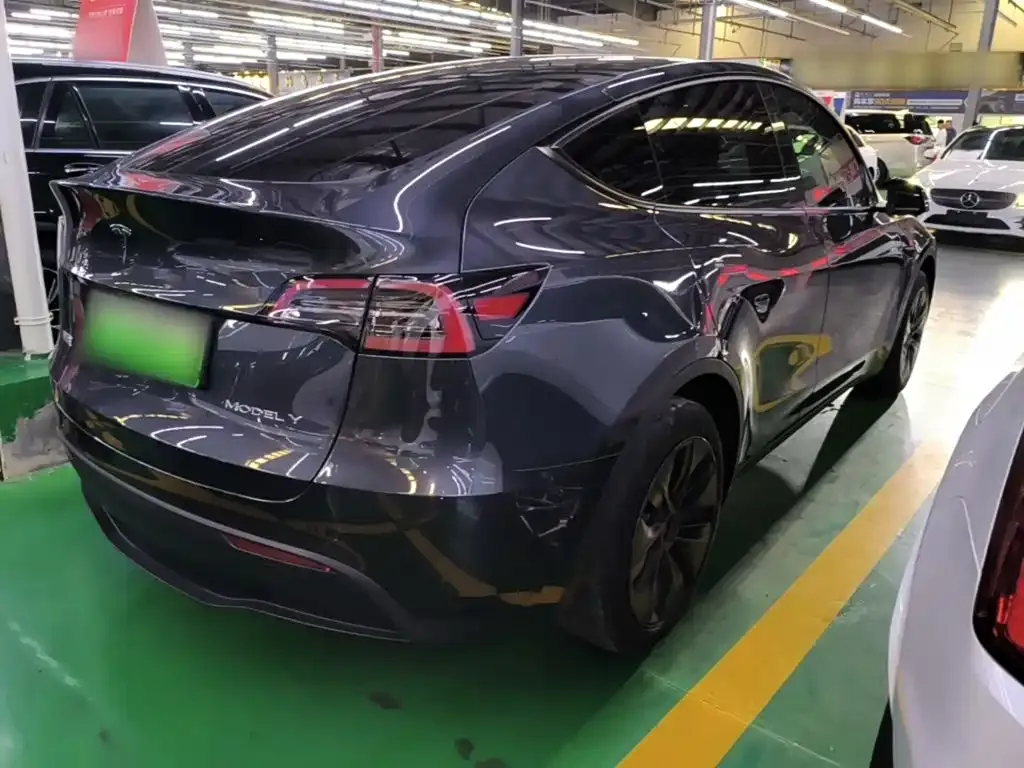 Tesla Model Y — фото 6