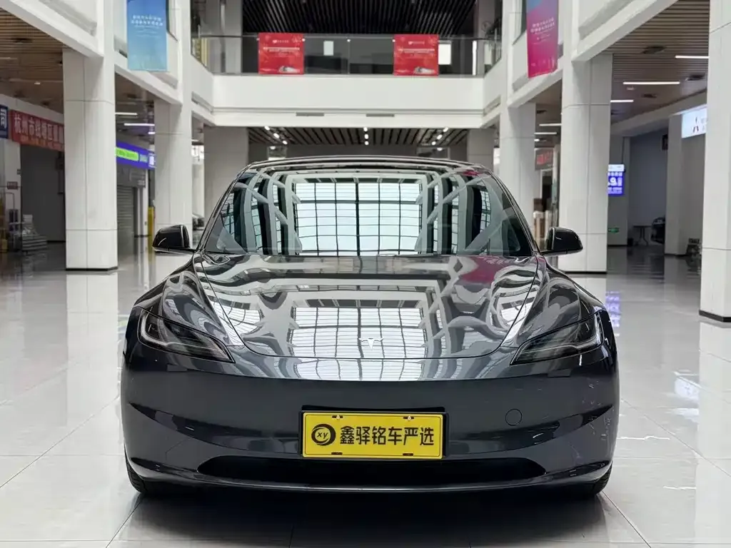 Tesla Model 3 — фото 7