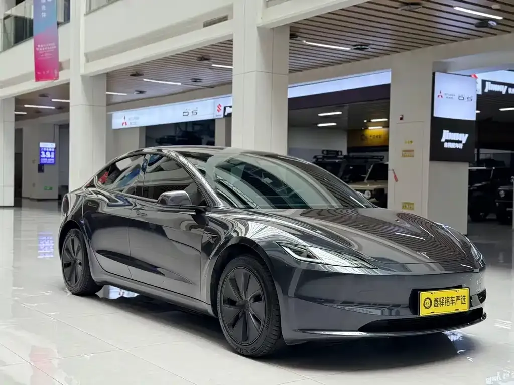 Tesla Model 3 — фото 5