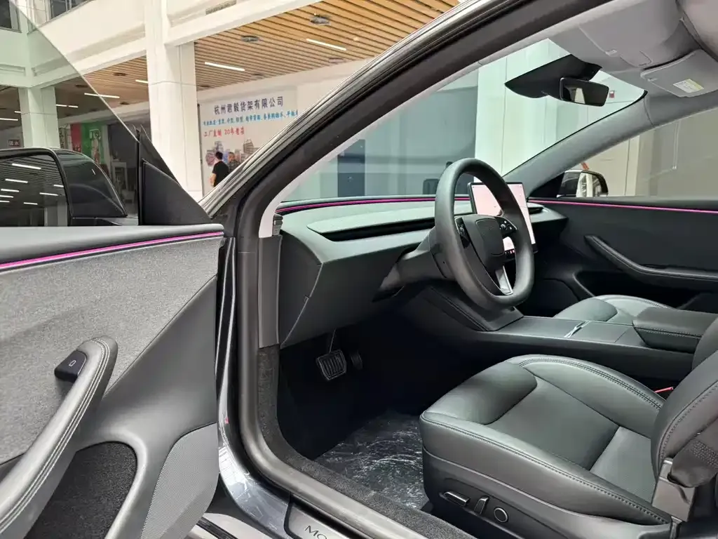Tesla Model 3 — фото 4