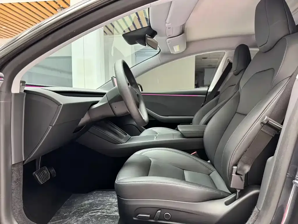 Tesla Model 3 — фото 3
