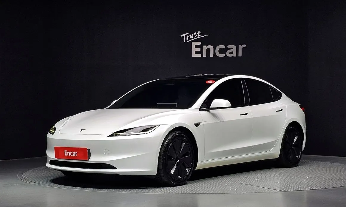 Tesla Model 3 — фото 1