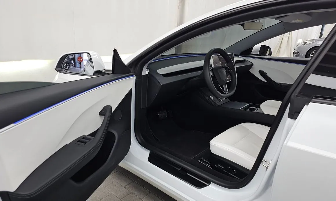 Tesla Model 3 — фото 8