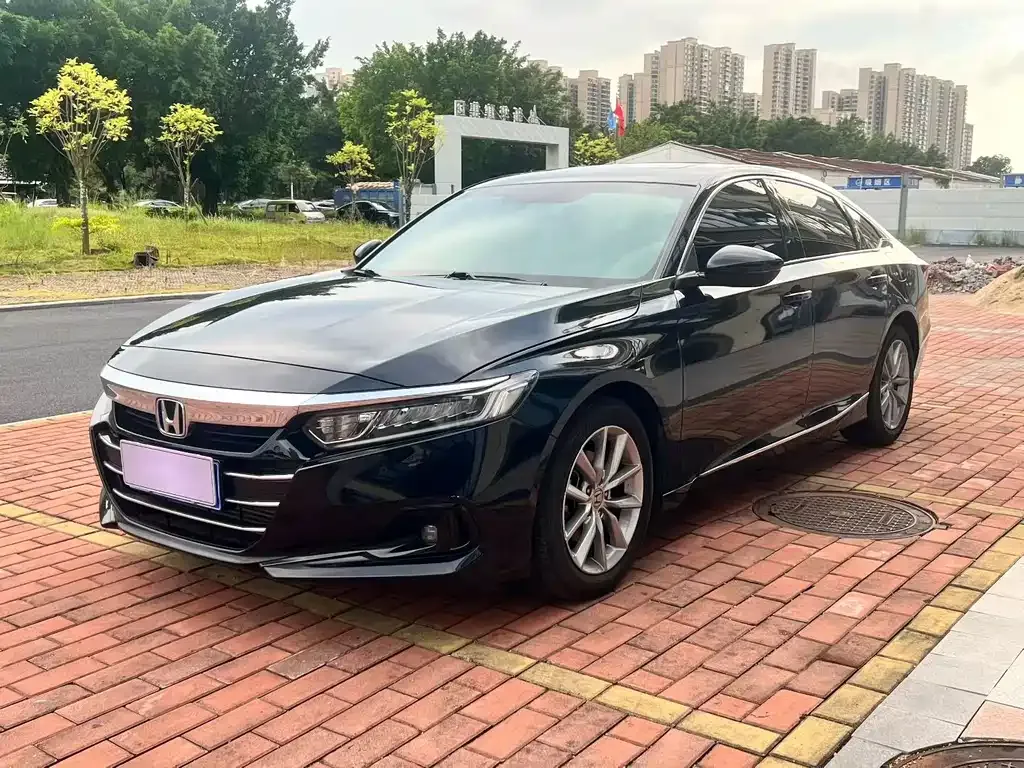 Honda Accord — фото 1