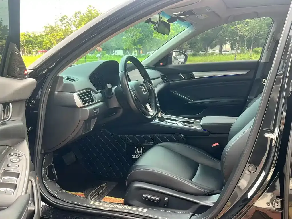 Honda Accord — фото 6