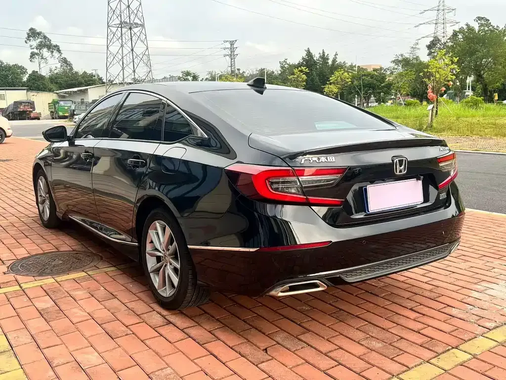 Honda Accord — фото 9