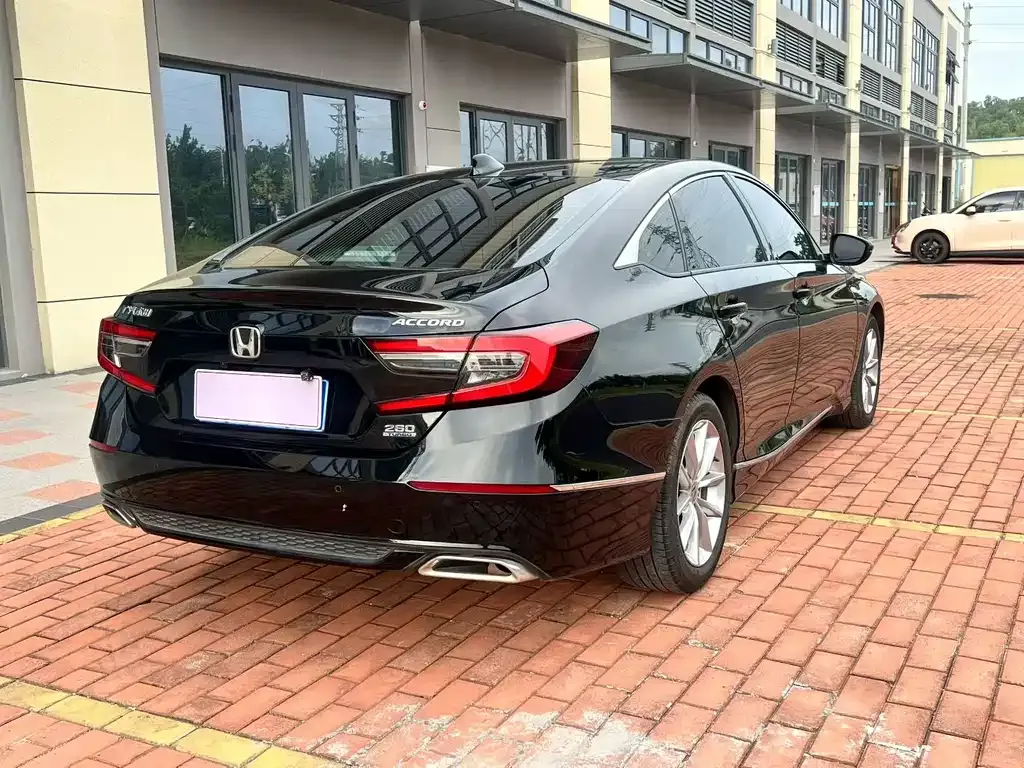Honda Accord — фото 2