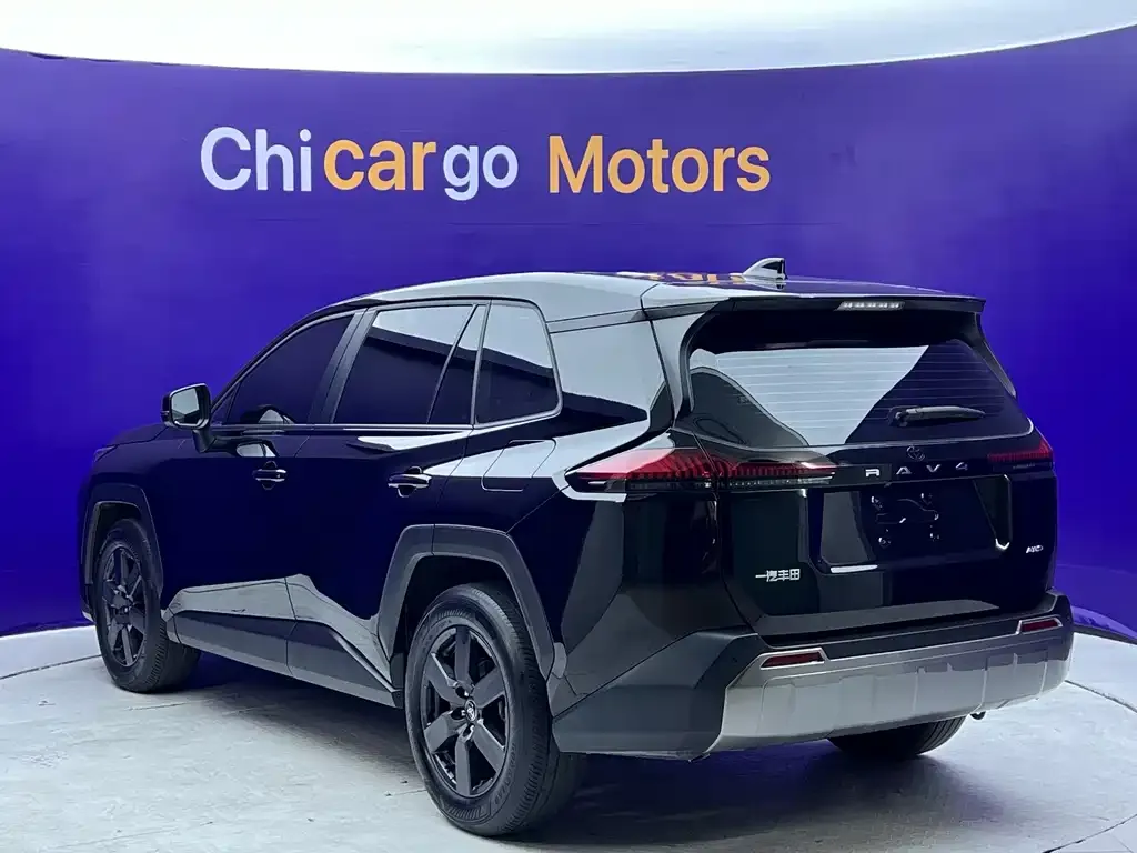 Toyota RAV4 — фото 10